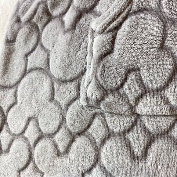 Disney Gray Faux Fur Embossed Design Hooded Night Gown Size Medium - Picture 7 of 10